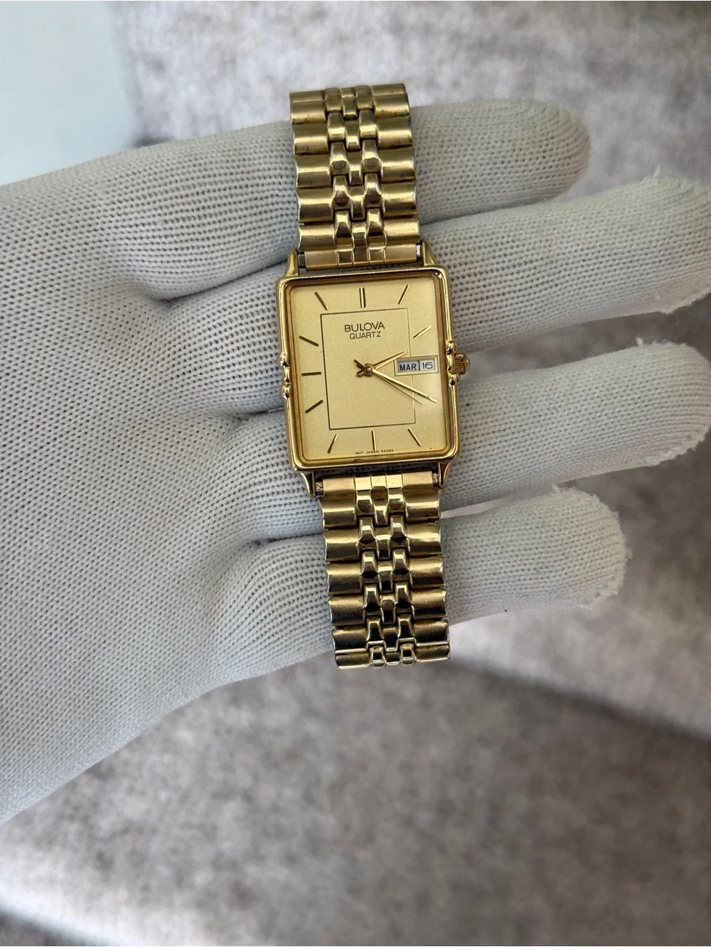 Bulova vintage tank daydate Gold Tone Quartz Rectangular Watch men’s